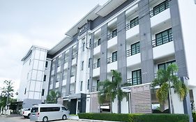 โรงแรมบ้านพอพาน